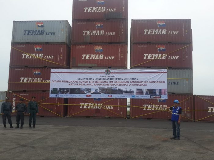 DG Law Enforcement MoEF Seizure Container Merbau from Papua n West Papua in Tanjung Perak Port Jan 2019 (3)